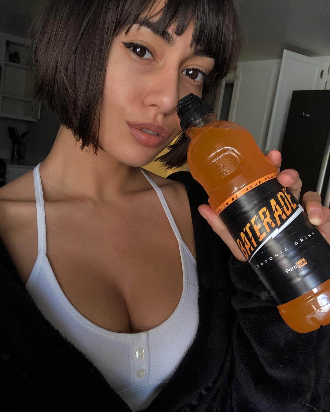 Janice Griffithさんのインスタグラム写真 - (Janice GriffithInstagram)「quench yr thirst bbs all @pornhub everything #baterade #phworthy」4月2日 2時12分 - rejaniced