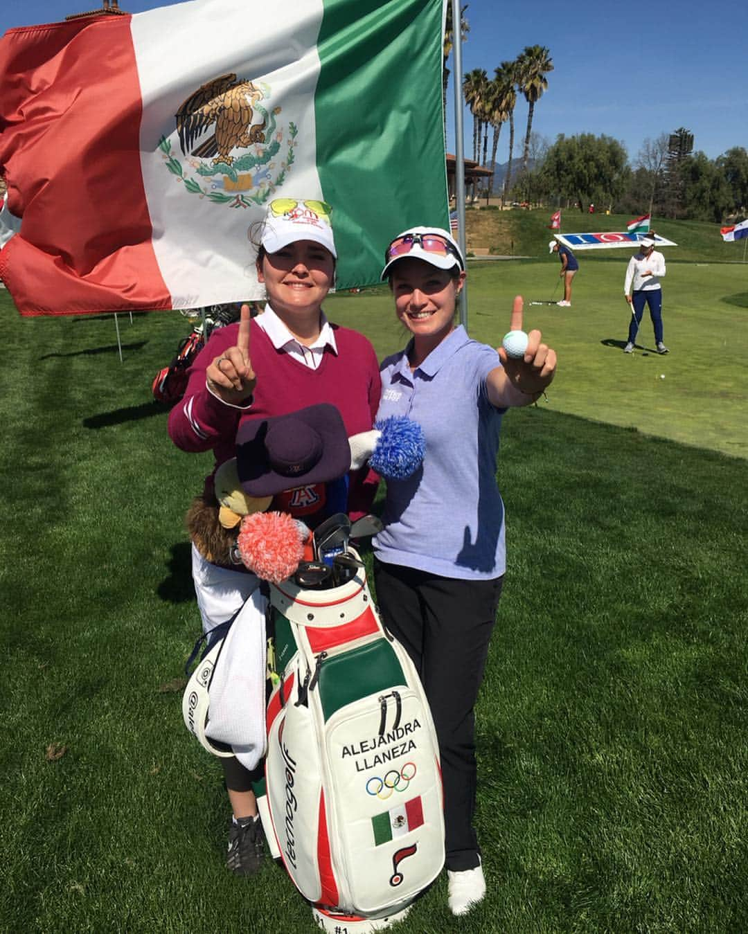 アレハンドラ・ジャネサさんのインスタグラム写真 - (アレハンドラ・ジャネサInstagram)「Made a HOLE IN ONE!!! ☺️🙌😃🍾💃 172yds into the wind, 5 hybrid. Haven’t had one since I was 10 yrs old 😊 so exciting! What an amazing week @road2lpga #ioaclassic so fun to have my friend @paolapavongolf on the bag! ••• Hole in one! Que padre torneo y gracias Paola por acompañarme esta semana! Gran equipo 🙌👊 no había hecho un hole in one desde los diez años en el torneo de mi club ⛳️ #fun #golf #friends #holeinone #christmastreescorecard #windy #california #lachata #roadtolpga #challengerteam @amstelultra #adidasmx @adidasmx @igpmgolf @adidasgolf」4月2日 2時18分 - alellaneza