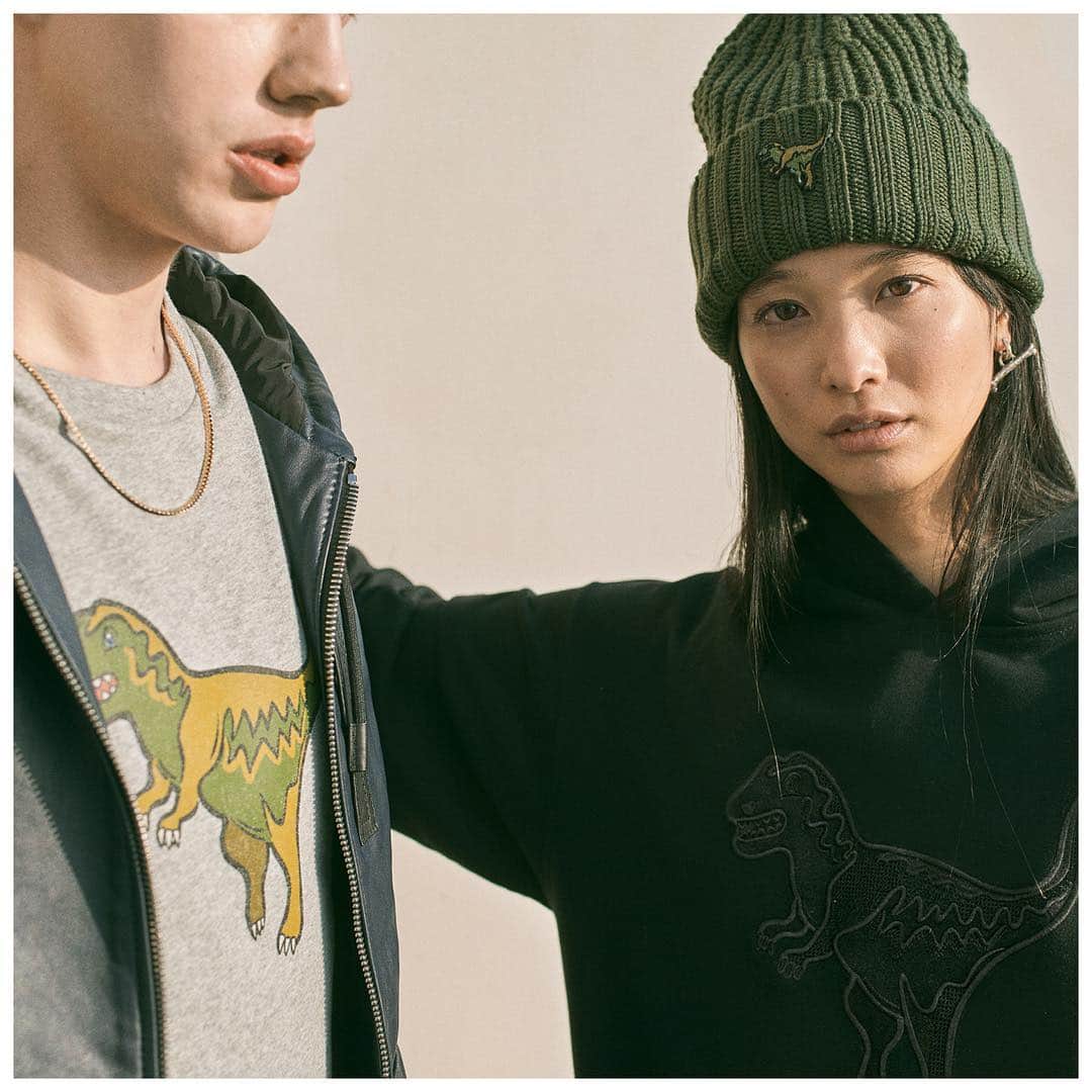 のインスタグラム：「We're with team Rexy. Discover the just-dropped collection via link in bio. #RexyTheCoachDino #CoachNY」