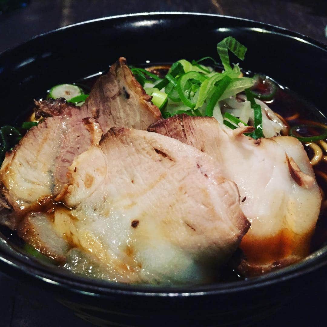 岸田繁さんのインスタグラム写真 - (岸田繁Instagram)「麺インブラック」4月2日 2時21分 - kishidashigeru