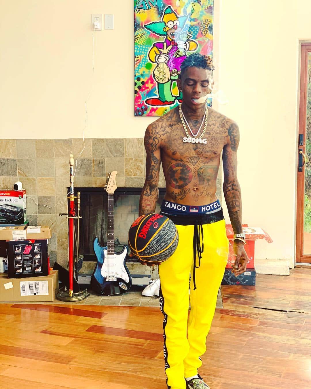 ソウルジャ・ボーイ・テレムのインスタグラム：「Blessed. 🙏🏾 no cap 🧢 🙅🏾‍♂️」
