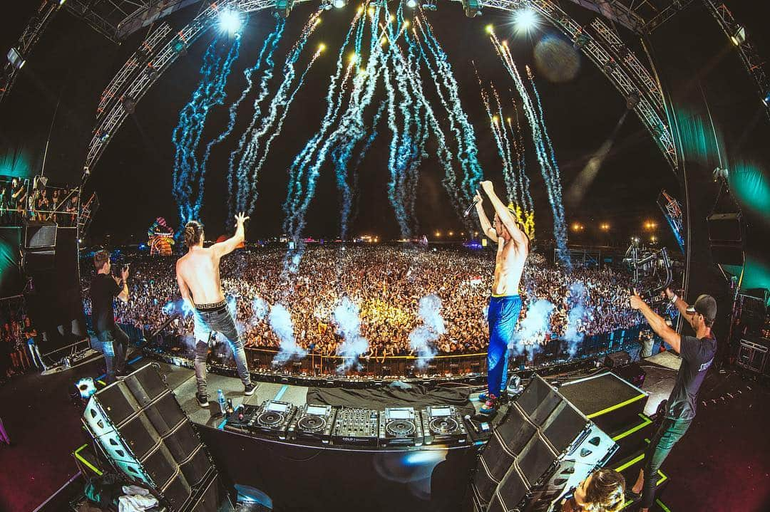 Dimitri Vegas & Like Mikeさんのインスタグラム写真 - (Dimitri Vegas & Like MikeInstagram)「Another one for the books ❤️」4月2日 3時00分 - dimitrivegasandlikemike