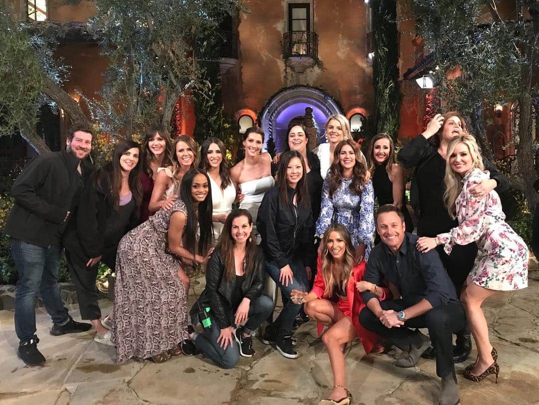 E! Onlineさんのインスタグラム写真 - (E! OnlineInstagram)「Can we steal you for a second? The ladies of #TheBachelorette had a reunion and we're definitely falling for them all over again. (📷: Twitter)」4月2日 3時17分 - enews