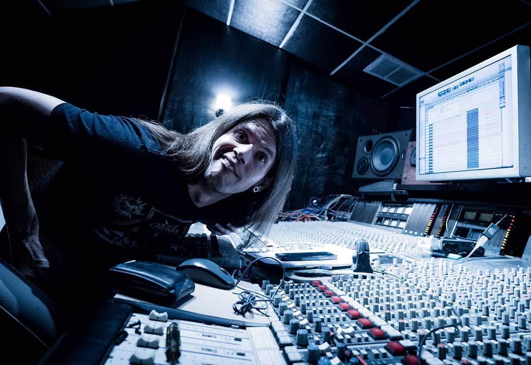 DragonForceさんのインスタグラム写真 - (DragonForceInstagram)「Studio report : Our producer @damienrainaud is losing the plot. Was last heard saying 'this is like trying to solve a giant Rubiks cube!' So please send him your support! Or donations! Or just tell him to hurry the fuck up and finish the album !」4月2日 3時30分 - dragonforcehq