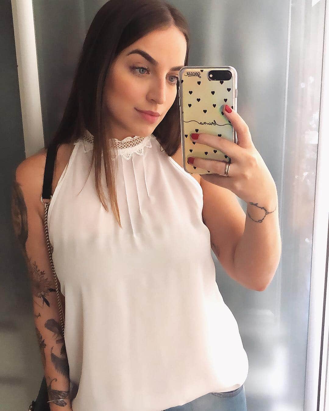 Bruna Unzuetaのインスタグラム：「Foto no espelho, fazia tempo que não postava uma aqui, né? 🤪」