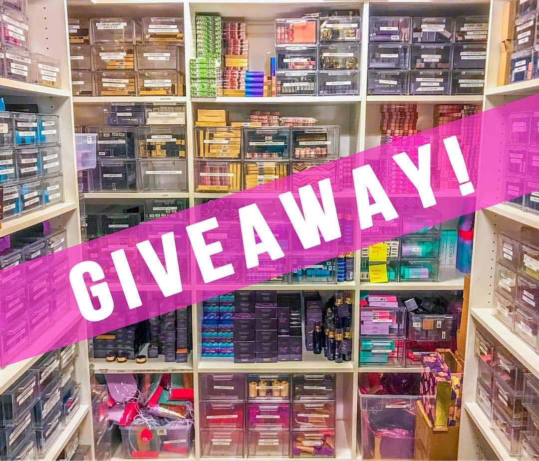 Tarte Cosmeticsさんのインスタグラム写真 - (Tarte CosmeticsInstagram)「❣️GIVEAWAY CLOSED❣️ We will be contacting all the winners via DM❣️ ⚠️THIS GIVEAWAY IS NO JOKE⚠️🤪 We’re giving ‼️100‼️ tartelettes a chance to WIN their favorite tarte product from tarte.com! Feelin’ lucky? HERE’S HOW TO ENTER: 🎲FOLLOW @tartecosmetics on IG 🎲DOUBLE TAP this pic 🎲TAG a BFF (each BFF comment tag is an entry) 🎲SHARE it to your IG stories & TAG us for an EXTRA CHANCE to WIN US & INTL. Vaults are excluded. Giveaway ends in exactly 24 hours & the 100 winners will be contacted via DM! GOOD LUCK! #giveaway #rethinknatural #crueltyfree」4月2日 3時49分 - tartecosmetics