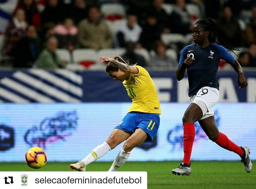 サッカー ブラジル代表チームさんのインスタグラム写真 - (サッカー ブラジル代表チームInstagram)「#Repost @selecaofemininadefutebol (@get_repost) ・・・ A atacante Darlene está convocada para os dois amistosos da Seleção Feminina Principal, diante da Espanha e Escócia. A jogadora irá substituir Cristiane, que foi desconvocada por questões físicas. 🇺🇸 Darlene has been included for the two Friendly Matches with Spain and Scotland. The player will replace Cristiane, who was unconvocated by physical issues.」4月2日 3時57分 - cbf_futebol