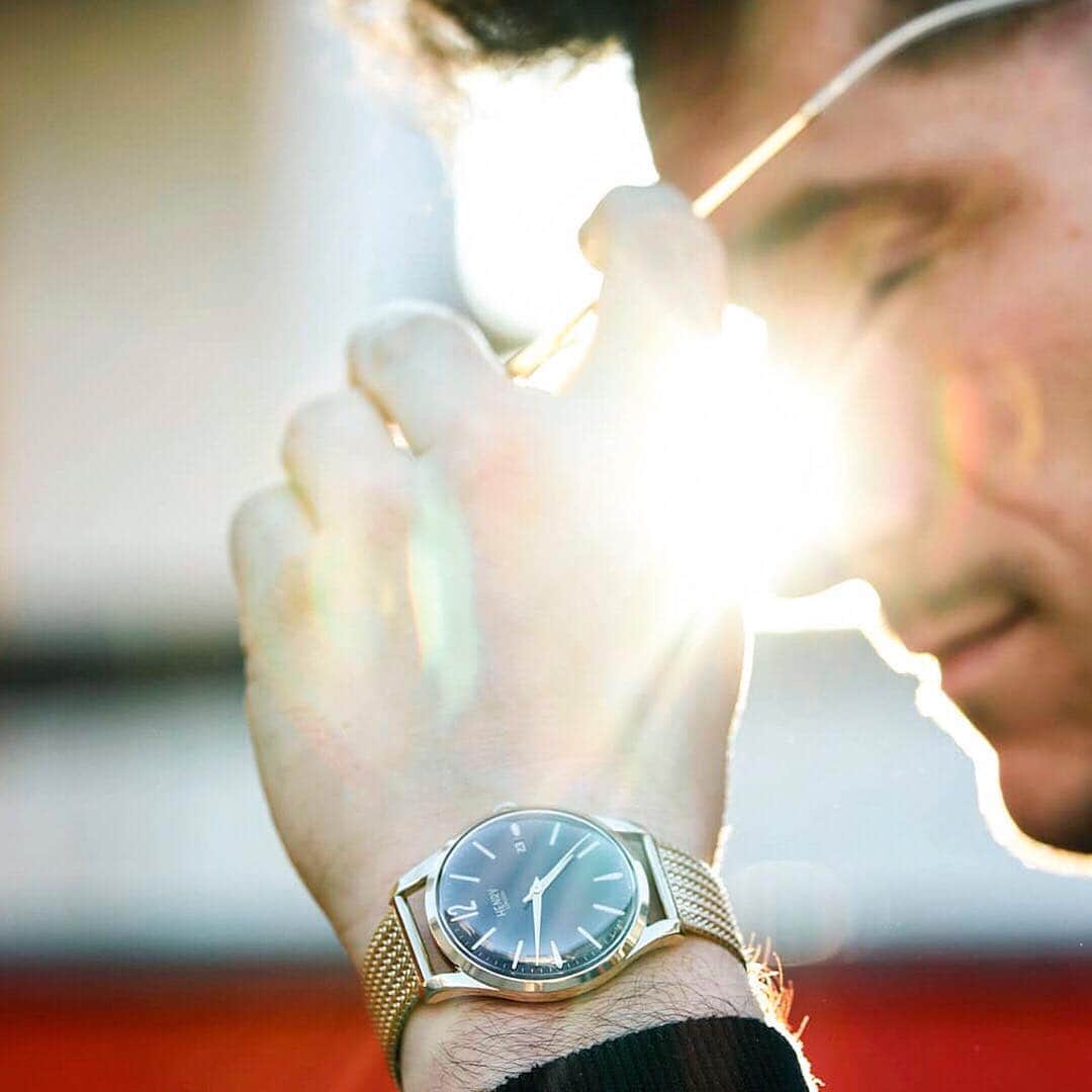 Henry London Official page of Britishさんのインスタグラム写真 - (Henry London Official page of BritishInstagram)「We are already loving the lighter nights, bring on the summer! @r3d_john . . . #henrylondon #henrywatches #menswatches #london #britishdesign #britishbrand #vintage #heritage #wristwatchcheck #mesh #goldwatch #goldenhour」4月2日 4時06分 - henrywatches