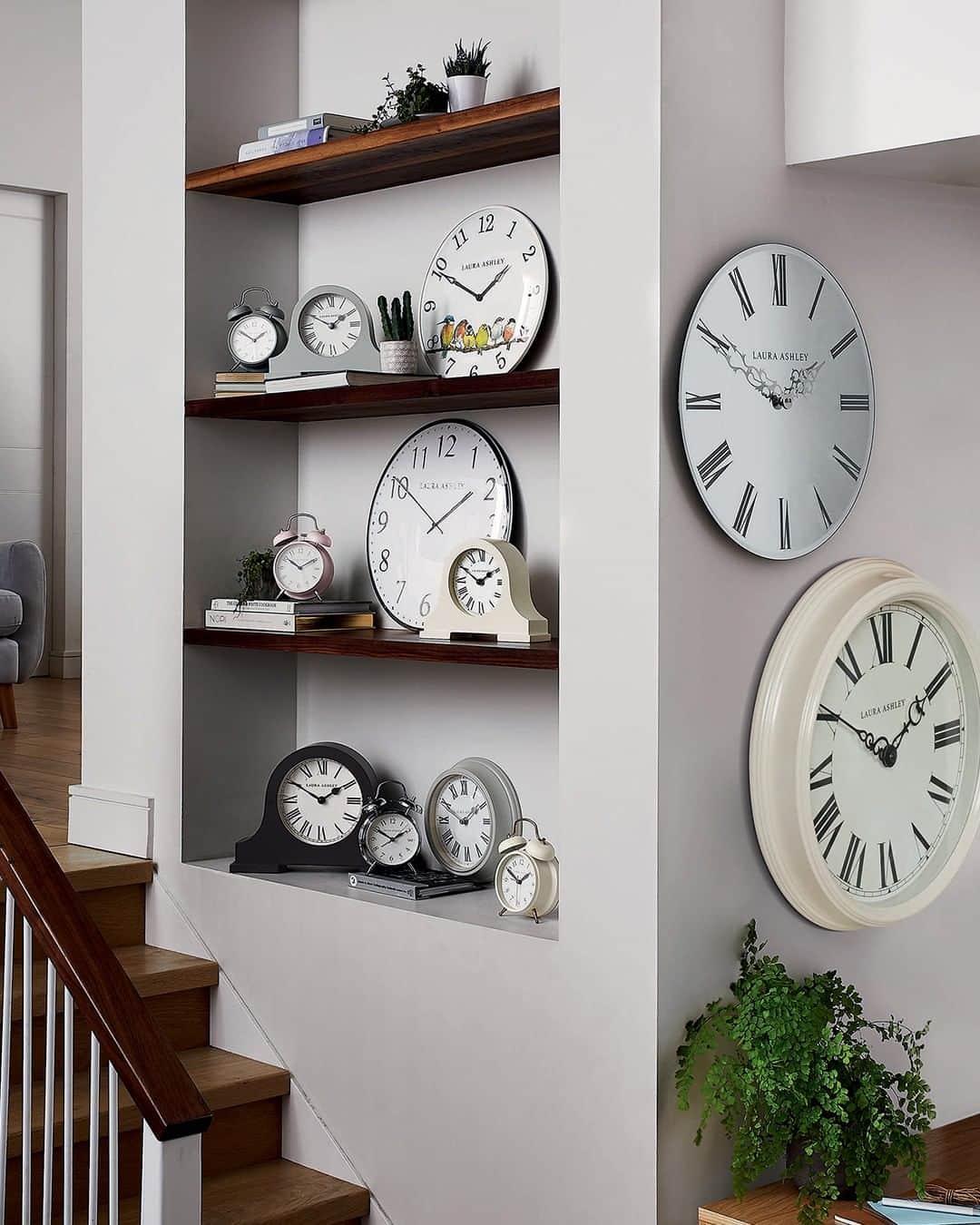 のインスタグラム：「Tick tock 🕐 How long does it usually take you to change your timepieces after the clocks go forward? Straight away... or a good few days *weeks*?」