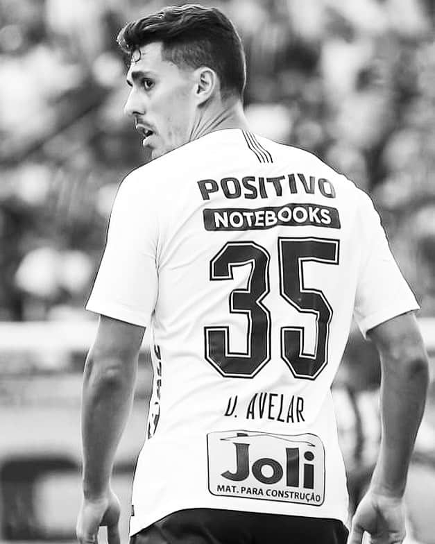 ダニーロ・フェルナンド・アベラールのインスタグラム：「⚫️⚪️」