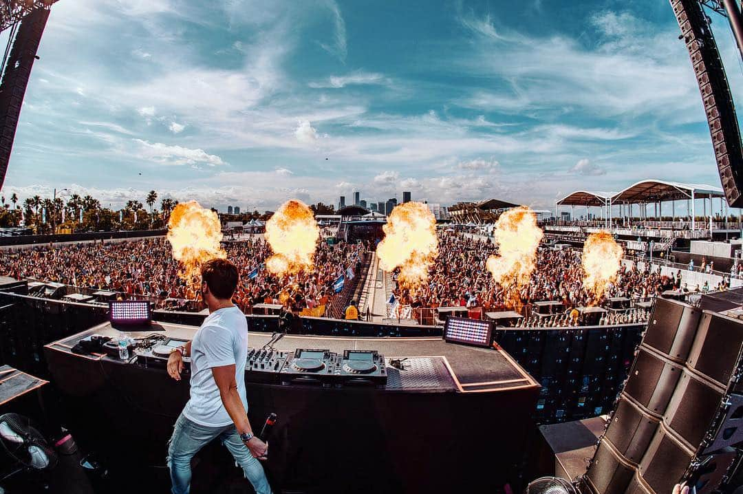 ジョナス・ブルーさんのインスタグラム写真 - (ジョナス・ブルーInstagram)「Mainstage for @ultra Miami was 🔥 | 📸: @kursza」4月2日 5時18分 - jonasblue