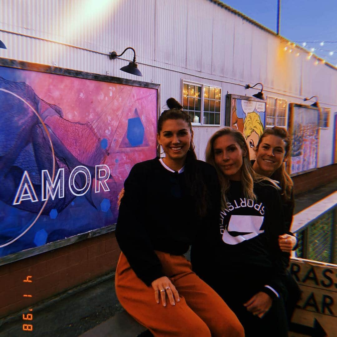 アレックス・モーガンさんのインスタグラム写真 - (アレックス・モーガンInstagram)「❤️」4月2日 5時31分 - alexmorgan13