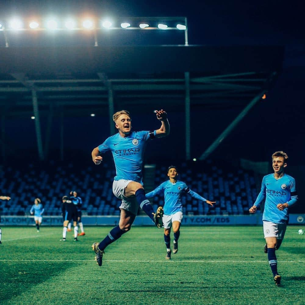 マンチェスター・シティFCさんのインスタグラム写真 - (マンチェスター・シティFCInstagram)「🏆 Place in the #FAYouthCup final: BOOKED ✅ #mancity」4月2日 5時43分 - mancity