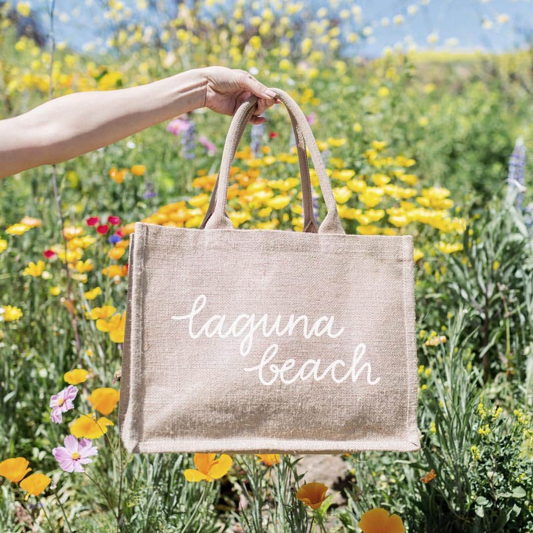 ローレン・コンラッドのインスタグラム：「Since April is Earth Month it’s the perfect time to start thinking about little things we can do in our everyday life to be a little more green. One easy change I’ve made is to keep a few of our @thelittlemarket reusable shopping bags in my car for when I’m at the grocery store or out running errands. Shop the full collection at the link in my bio.」