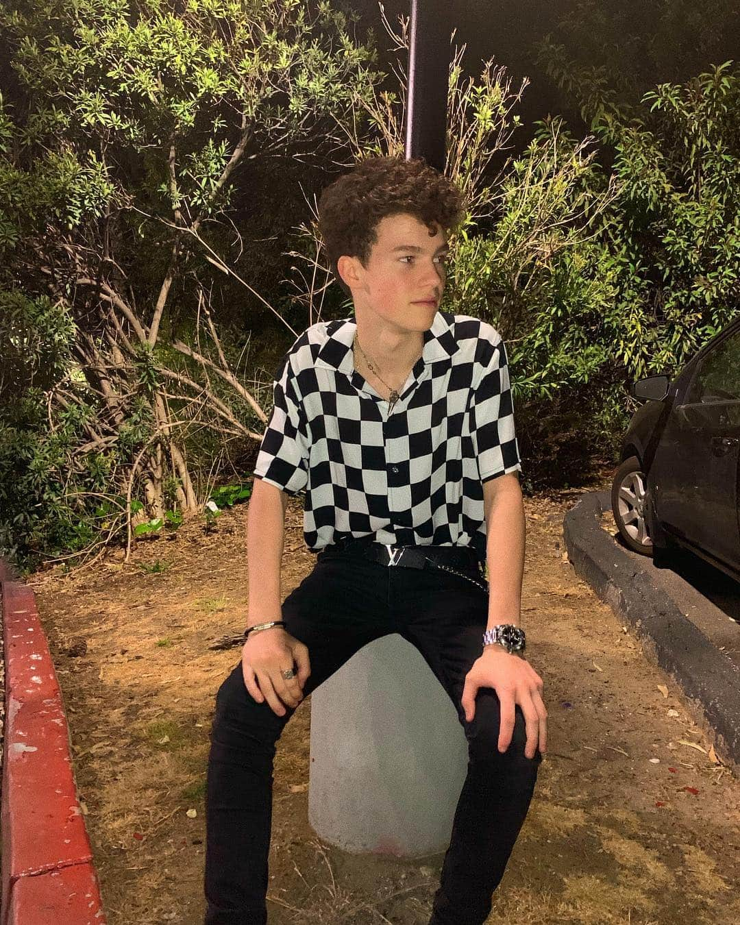 ヘイデン・サマーオールさんのインスタグラム写真 - (ヘイデン・サマーオールInstagram)「thoughts on outfit?🖤」4月2日 6時27分 - haydensummerall