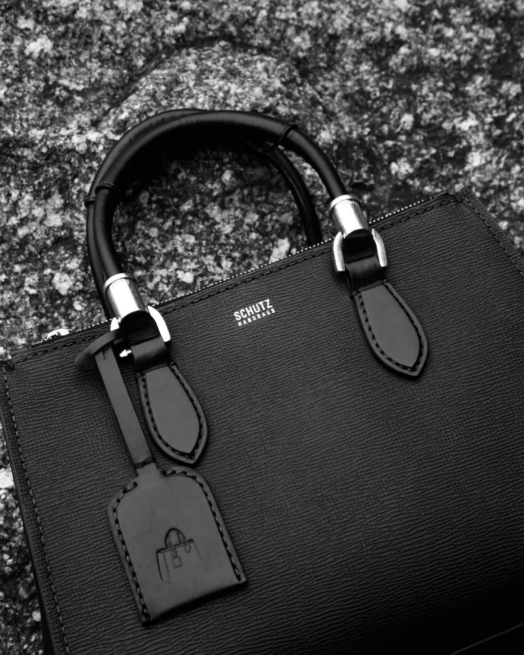 Schutzのインスタグラム：「The new LORENA.  #schutzfall #schutzhandbags」