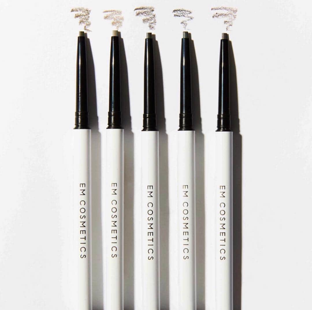 ミシェル・ファンさんのインスタグラム写真 - (ミシェル・ファンInstagram)「New drop! Introducing @emcosmetics Brow ID collection featuring Micro Fluff brow cream and Fine Liner brow pencil. Enjoy beauties! 📷 - @kristiny_mireny」4月2日 6時45分 - michellephan
