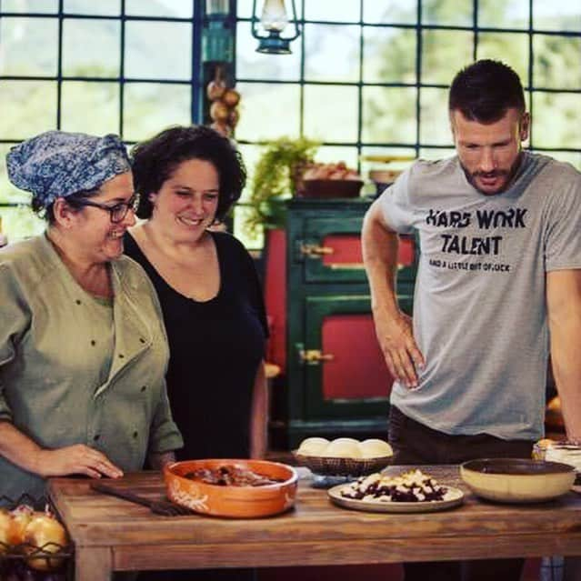 Rodrigo Hilbertさんのインスタグラム写真 - (Rodrigo HilbertInstagram)「Hj é o dia delas no nosso #temperodefamilia !! 21:30 no @gnt  Brigado Noemi e Renata, vcs são incríveis!! @bistrodasmeninas2003」4月2日 6時45分 - rodrigohilbert