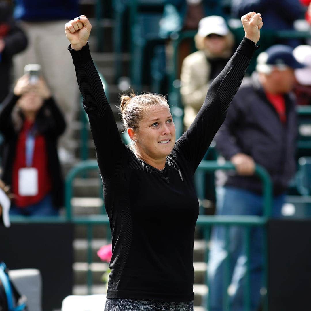 WTA（女子テニス協会）さんのインスタグラム写真 - (WTA（女子テニス協会）Instagram)「What a hometown win & welcome back @shelbsrogers 😄🙏🤩🙌👏 @volvocaropen」4月2日 6時44分 - wta