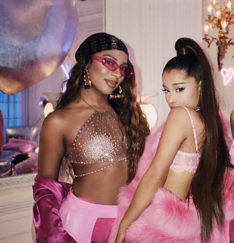 ASCAPさんのインスタグラム写真 - (ASCAPInstagram)「This is not a #AprilFools joke - @victoriamonet & @arianagrande just dropped new track #Monopoly (produced by @socialhouse) and it’s dope. Swipe left to view! Friendly reminder Ari’s creative family Victoria, @imscootie & @tbhits will be speaking on a panel at #ASCAPEXPO 2019 in May. Details & passes available at the link in our bio.」4月2日 6時55分 - ascap