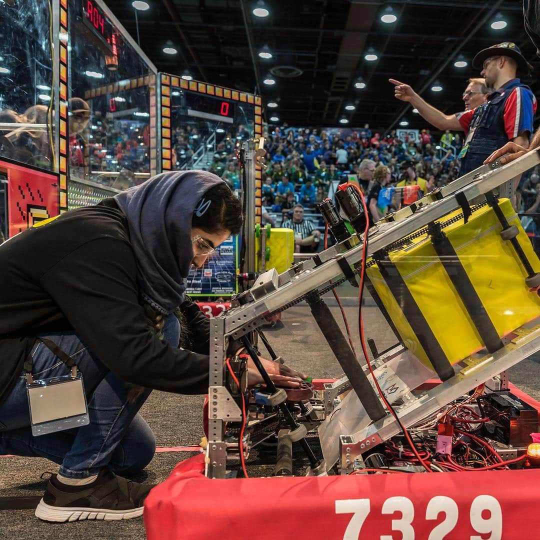 ニューヨーク・タイムズさんのインスタグラム写真 - (ニューヨーク・タイムズInstagram)「Afghanistan’s first-ever girls’ robotics team became a global sensation in 2017 when they were denied visas into the U.S. for a competition in Washington. Eventually, they got to compete. @nytgender sent @andreadicenzo to photograph them through much of what one team member called the “best year.” Swipe left to see photos from their journey. At the competition in Washington, they received a silver medal for courageous achievement and, in Afghanistan, they were received as symbols of progress. In the time since, the group has shuttled between their homes in Herat and competitions in North America. They have amassed tens of thousands of Facebook followers and have delivered messages about “resilience” and “self-confidence.” It was an unimaginable odyssey between 2 worlds, as their friends and families faced continued violence in Afghanistan. Visit @nytgender and the link in our profile read more.」4月2日 6時57分 - nytimes