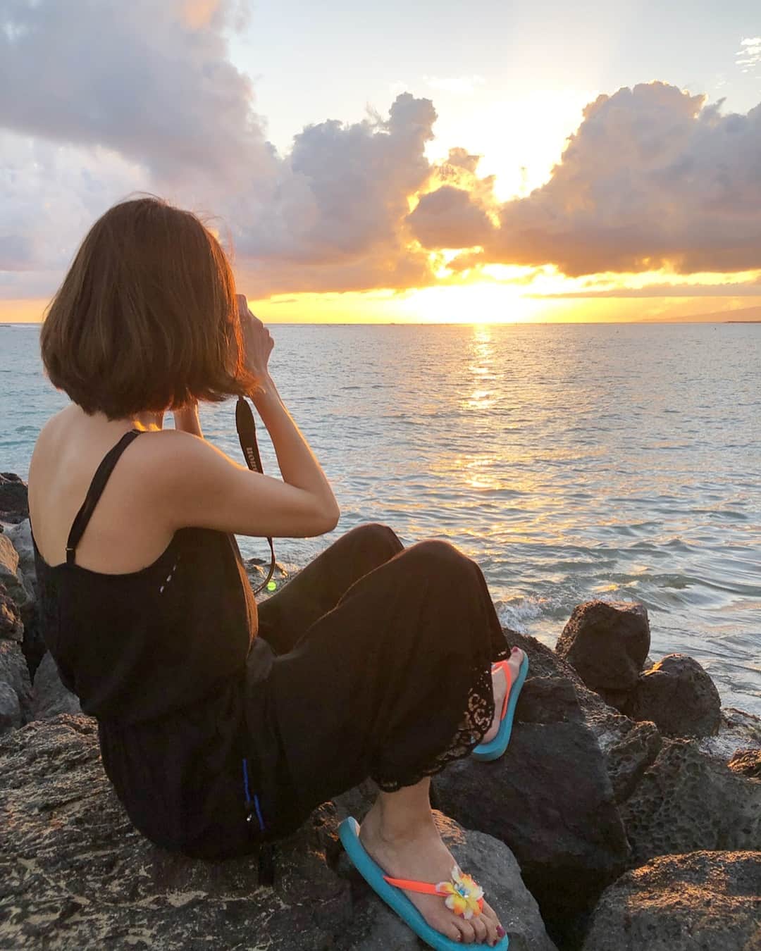 坂元美香さんのインスタグラム写真 - (坂元美香Instagram)「ちなみに毎日こんな感じで撮ってるんだよ😉自己満万歳🙌 .  #sunset #hawaii #sunsetlovers #sunsethunter #ハワイ #夕陽 #夕日 #イマソラ」4月2日 7時10分 - mika_saka