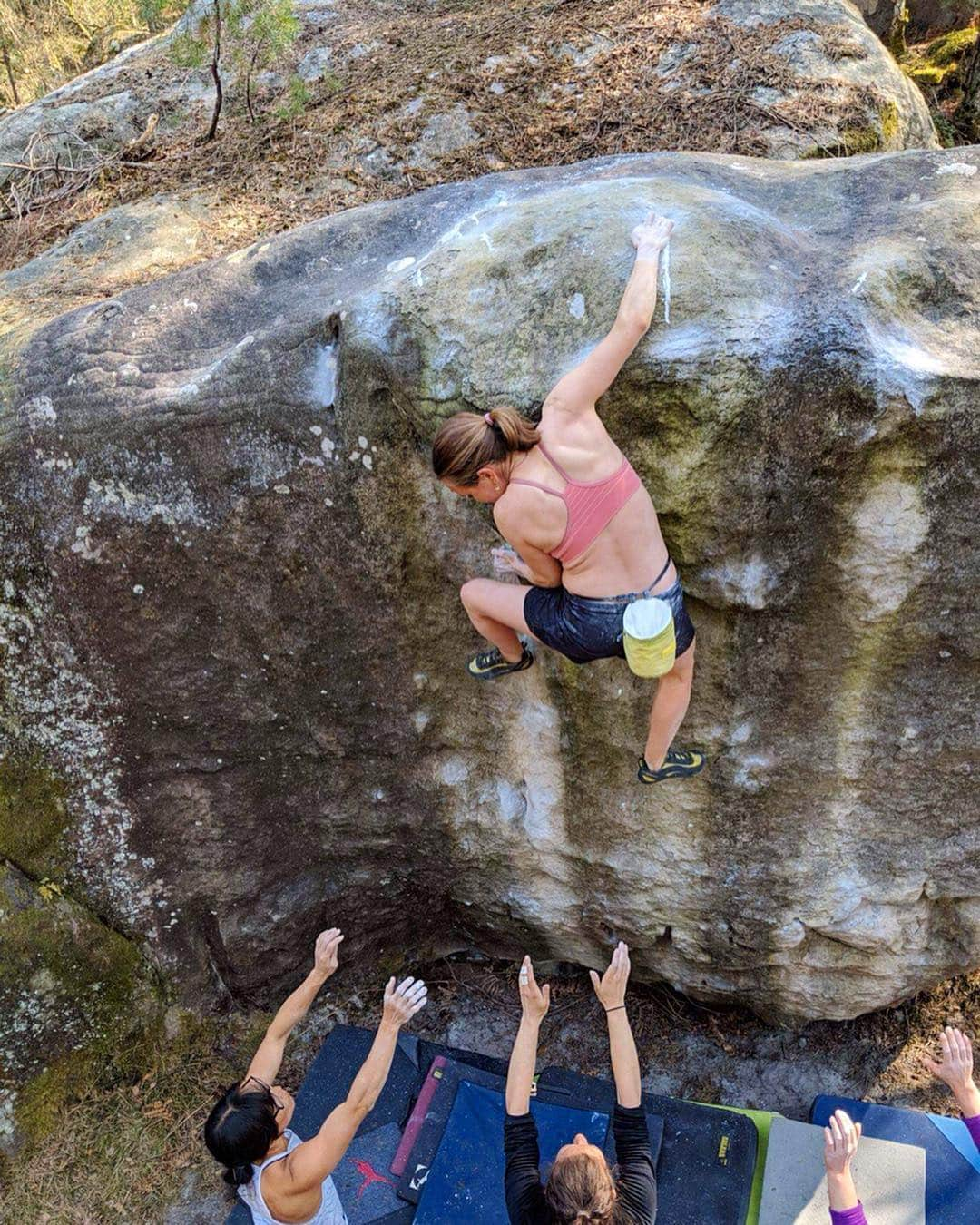 ベス・ロッデンさんのインスタグラム写真 - (ベス・ロッデンInstagram)「Another day with the all star ladies crew today 💪❤️ It’s been a real treat to get to climb with these women who are so strong, supportive and all around wonderful humans. Thanks for the day and pic @carriecooper_dpt 😘🙏 “Footrix / Valses de Vienne” at Cuisinière. (Apologies for the long tick mark, the pocket was *so* blind, but it was erased after the send train came through 😬🚂)」4月2日 7時16分 - bethrodden