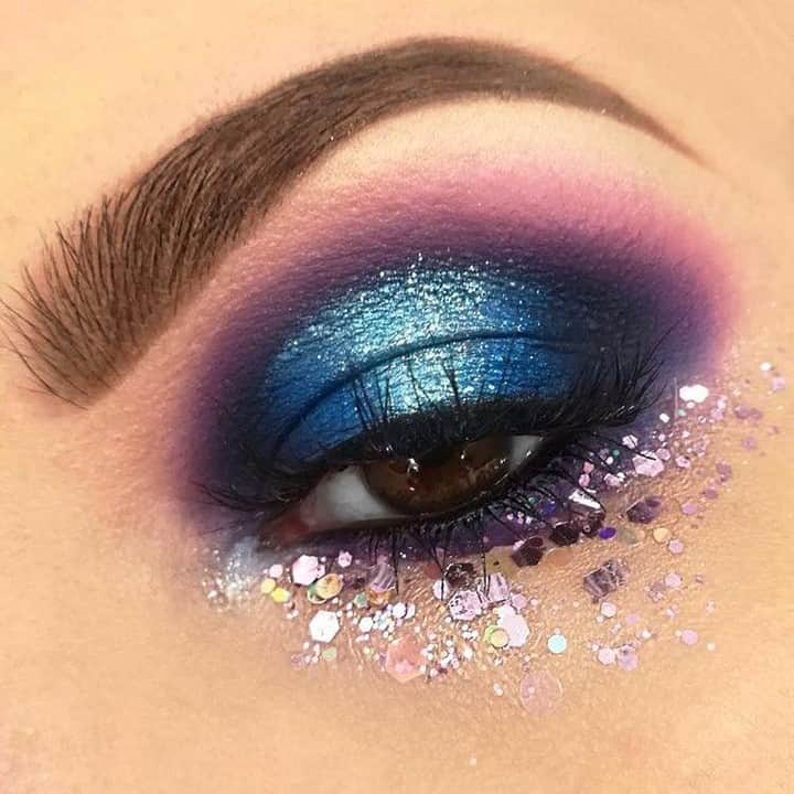 NYX Cosmeticsさんのインスタグラム写真 - (NYX CosmeticsInstagram)「@margherita_schiaffino_mua completes this glittery #EOTD with a snatched brow 🔥✨ She uses our Micro Brow Pencil & Precision Brow Pencil in 'Taupe' 💎 || #nyxcosmetics #nyxprofessionalmakeup #crueltyfreebeauty」4月2日 7時16分 - nyxcosmetics