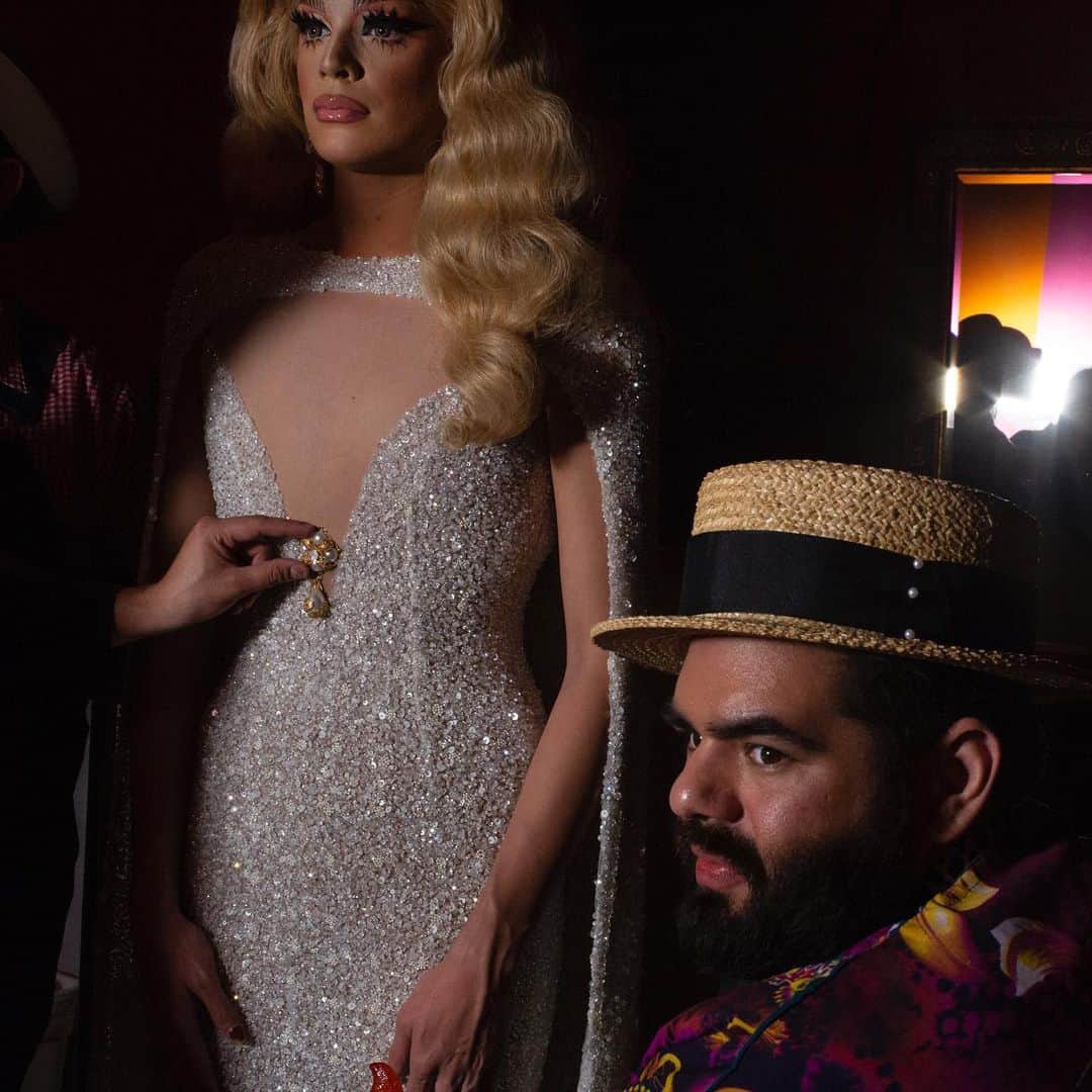 thephotosocietyさんのインスタグラム写真 - (thephotosocietyInstagram)「Photo by Karla Gachet @kchete77 | Drag queen Valentina @allaboutvalentina (left), aka Los Angeles performer James Andrew Leyva, records a music video in a Boyle Heights studio. Valentina was a contestant in @‪RuPaul‬sDragRace before being eliminated in the television show’s ninth season. She then went on to be a contestant on the show’s All Stars Season 4 and played Angel in the live television production of RENT. Her performances are a tribute to classic Latina beauty. She has payed homage to María Félix, a Mexican film actress who was a central figure in the Golden Age of Mexican cinema. Most of his crew is Latino. This photo was shot #onassignment for @natgeo with @ivankphoto. It was published in the July 2018 issue in the feature: “How Latinos Are Shaping America’s Future.” . . . . .  #Latinos #culture #performers #pride #latinxpower #facesofthefuture #losangeles #entertainment #youth #latinxdragqueen #dragrace @rupaulofficial @worldofwonder @vh1」4月2日 7時38分 - thephotosociety
