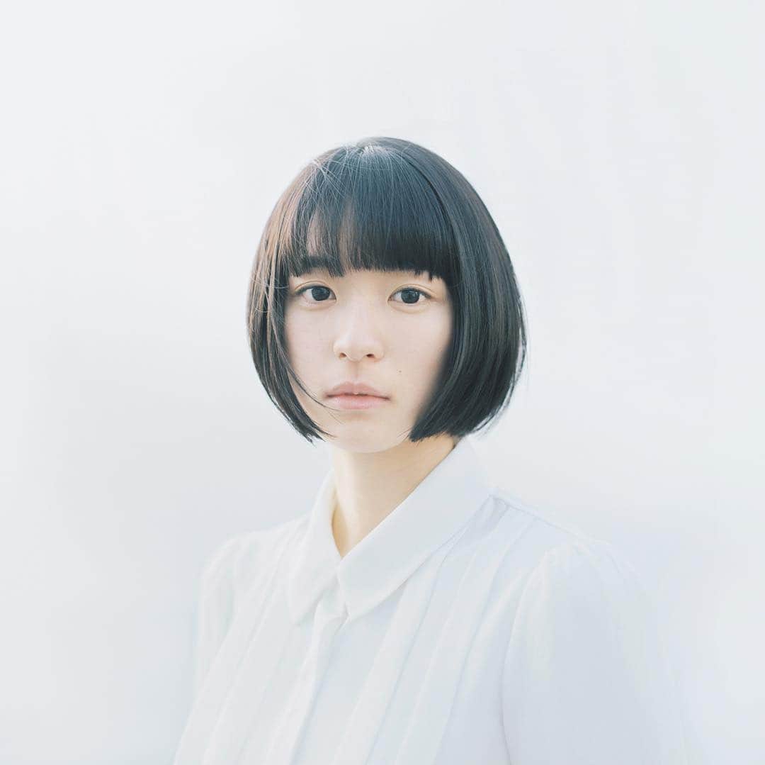 濱田英明のインスタグラム：「@narumi_05 #鳴海唯 アプリ「App Store」でインタビュー記事をご覧いただけます。」