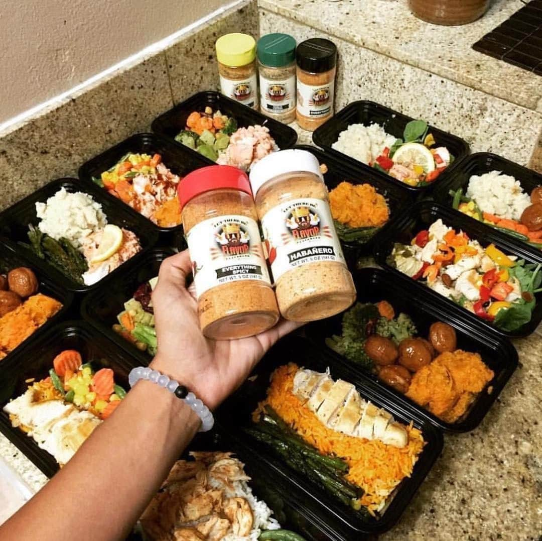 Flavorgod Seasoningsさんのインスタグラム写真 - (Flavorgod SeasoningsInstagram)「🚨MEAL PREPPING - Add delicious flavors to your meals!🚨⁣ -⁣ Meal Prep Seasonings Available here ⬇️⁣ Click link in the bio -> @flavorgod⁣ www.flavorgod.com⁣ -⁣ Flavor God Seasonings are:⁣ 💥ZERO CALORIES PER SERVING⁣ 🌿Made Fresh⁣ 🌱GLUTEN FREE⁣ 🔥KETO FRIENDLY⁣ 🥑PALEO FRIENDLY⁣ ☀️KOSHER⁣ 🌊Low salt⁣ ⚡️NO MSG⁣ 🚫NO SOY⁣ 🥛DAIRY FREE *except Ranch ⁣ ⏰Shelf life is 24 months⁣ -⁣ Meal Prep by: @killerbodynv ⁣ -⁣ -⁣ #food #foodie #flavorgod #seasonings #glutenfree #keto #paleo  #foodporn #mealprep #kosher ⁣」4月2日 7時55分 - flavorgod