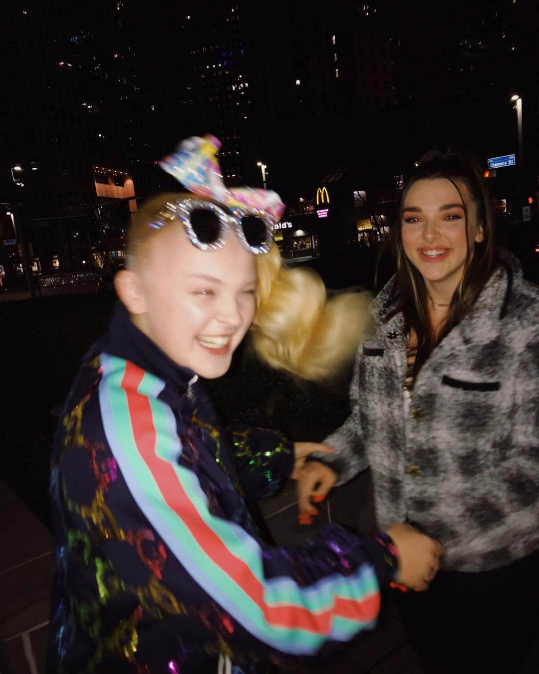 ケンドール・バーツさんのインスタグラム写真 - (ケンドール・バーツInstagram)「It's been too long💖 love you forever and ever!!! Next time you're in Pittsburgh we can get fat and sassy」4月2日 8時00分 - kendallvertes