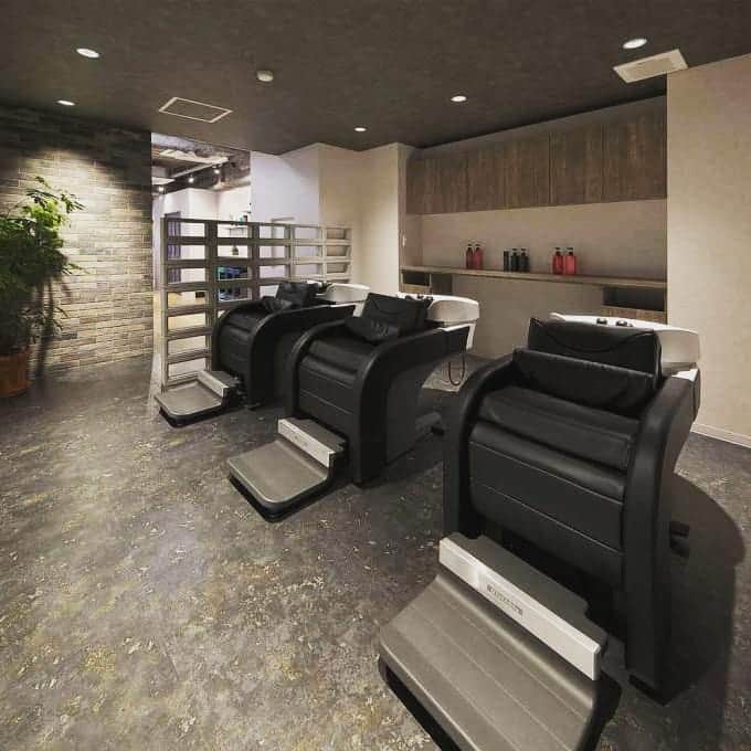 のインスタグラム：「Sunny's BARBER（大阪府大阪市） ＜シャンプー設備＞タカラベルモント YUME iXi @tb.net_yume ＜設計施工＞タカラスペースデザイン株式会社 @tb.net_salondesign  #takarabelmont #タカラベルモント #takaraspacedesign #タカラスペースデザイン  #salondesign #takara_salondesign #理容室 #理容室設計 #サロンインテリア #barber #barbershop #夢シャンプー #YUME #takara_yume  #sunnysbarber」