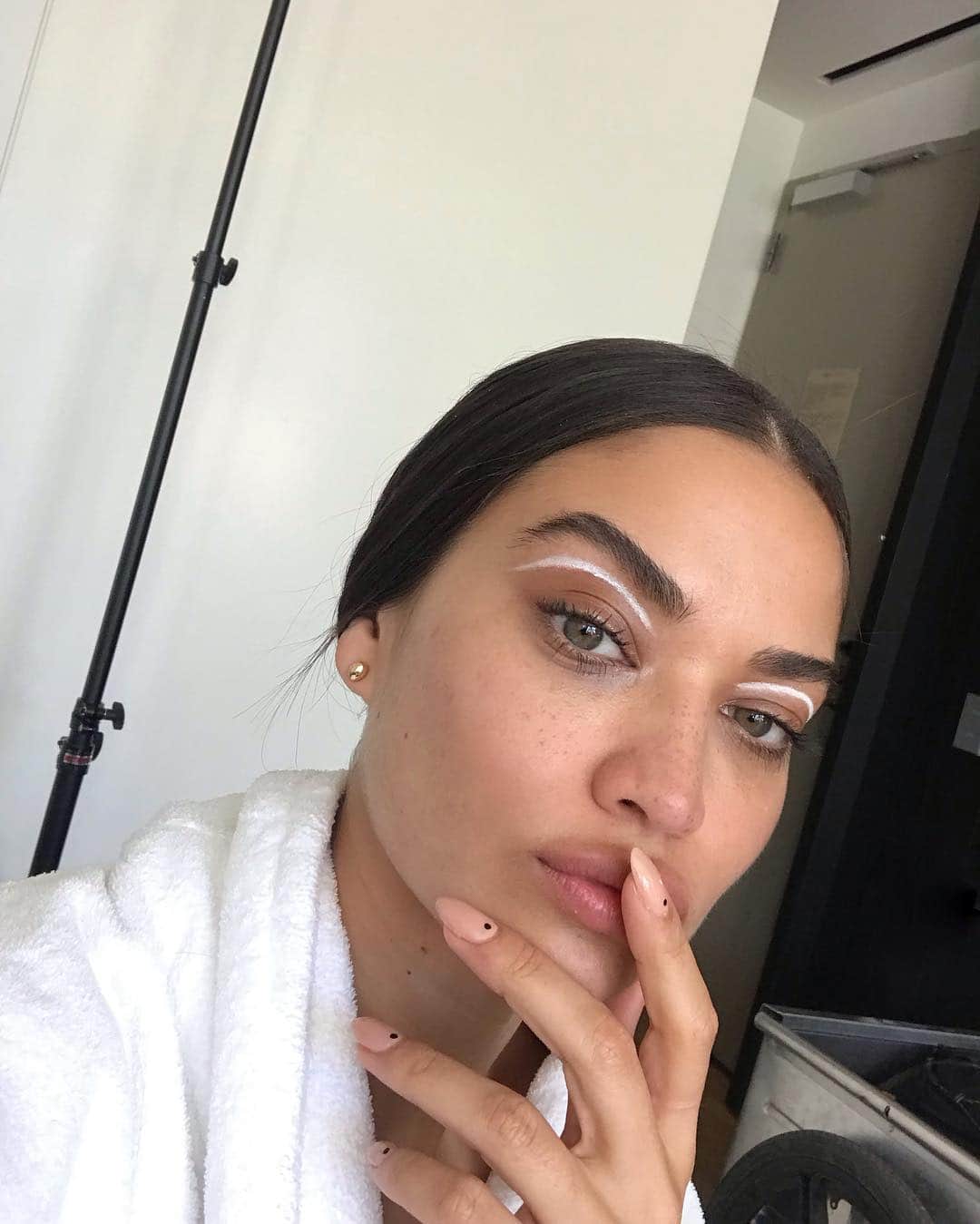 シャニーナ・シャイクのインスタグラム：「New editorial coming soon 💋」