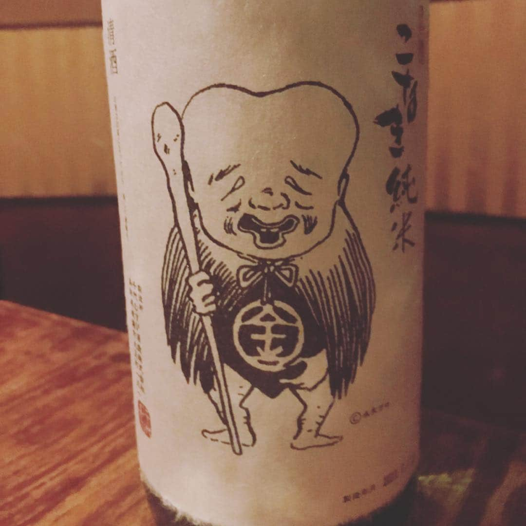 緑川静香さんのインスタグラム写真 - (緑川静香Instagram)「【しーたん日本酒録】  千代むすび酒造@鳥取 こなき純米 超辛口  旨味と辛さの調和がピッタリなお酒。  おろおろいと、こ泣きしている時に白身の焼き魚とぬる燗でサッと出されたら涙も止まるぜおい。  #しーたん日本酒録 #唎酒師 #日本酒 #日本酒女子 #千代むすび酒造 #鳥取 #こなき純米 #超辛口 #japanesesake #sake #sakestagram #일본술 #子泣き爺じゃ夢みるぞ  #ぬる燗で #酒米は五百万石 #9号酵母  #日本酒度 +15 #やわらかさのある飲み口 #キレよい #燗あがりする」4月2日 19時22分 - midorikawa_shizuka