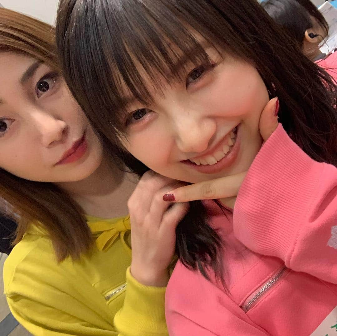 吉川友さんのインスタグラム写真 - (吉川友Instagram)「破天荒すぎるアイドル佐藤優樹とイベントで #こんな私でよかったら をうたってくれている小田さくらちゃん🌸 #里山里海 #モーニング娘19」4月2日 17時54分 - kikkawayou_official