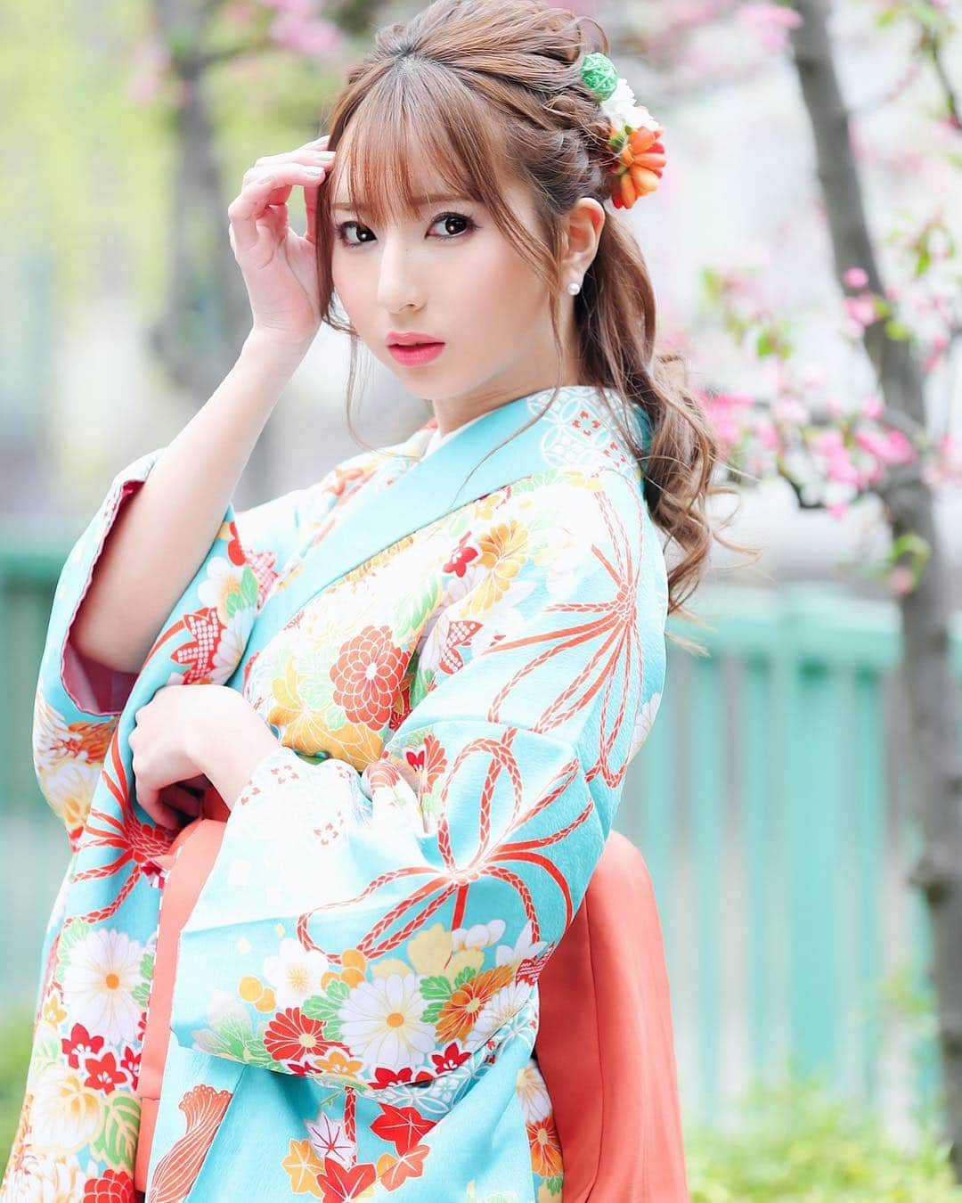 市川愛さんのインスタグラム写真 - (市川愛Instagram)「桜🌸袴 #卒業 #袴 #kimono」4月2日 17時59分 - pkmnai