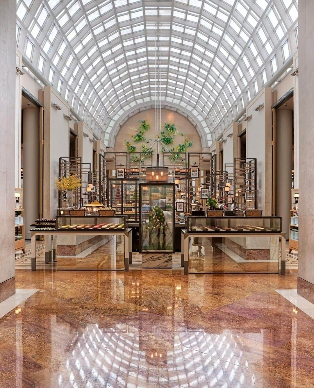 リッツ・カールトンさんのインスタグラム写真 - (リッツ・カールトンInstagram)「Travel back in time, and experience the flavors and histories of local cultures at The Ritz-Carlton, Millenia #Singapore. #Malaysia #SoutheastAsia #restaurant #design #interiordesign #dining #travel #travelgram #Instatravel #traveldiaries #RCPartner via – @TreyRatcliff」4月2日 18時00分 - ritzcarlton