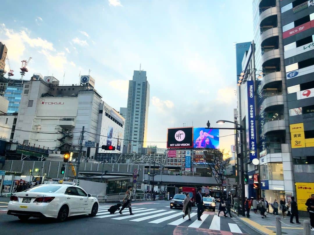 稲木ジョージのインスタグラム：「So good to be back ❤️❤️❤️ 4ヶ月ぶりの東京❤️❤️❤️ 泊まるとこも、キャリアがスタートしたところと激近でなんだか原点回帰の気分🤩 初心忘るべからず🔥🔥🔥🔥」