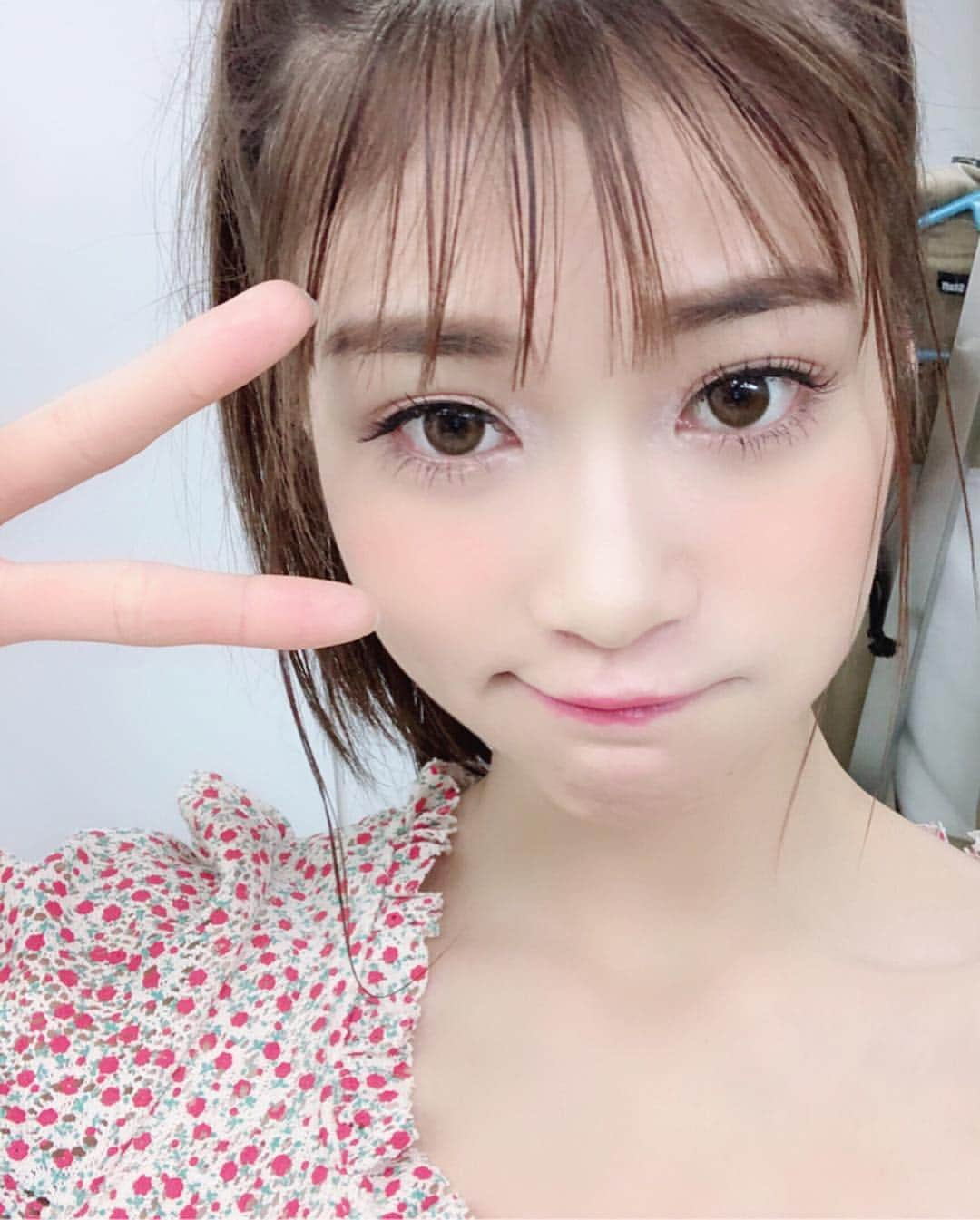 生見愛瑠さんのインスタグラム写真 - (生見愛瑠Instagram)「今日は楽しい杉な撮影でした~ 可愛いかたの~ 色々変身しました~ またお知らせします🏁💖🏁💖」4月2日 18時10分 - meru_nukumi