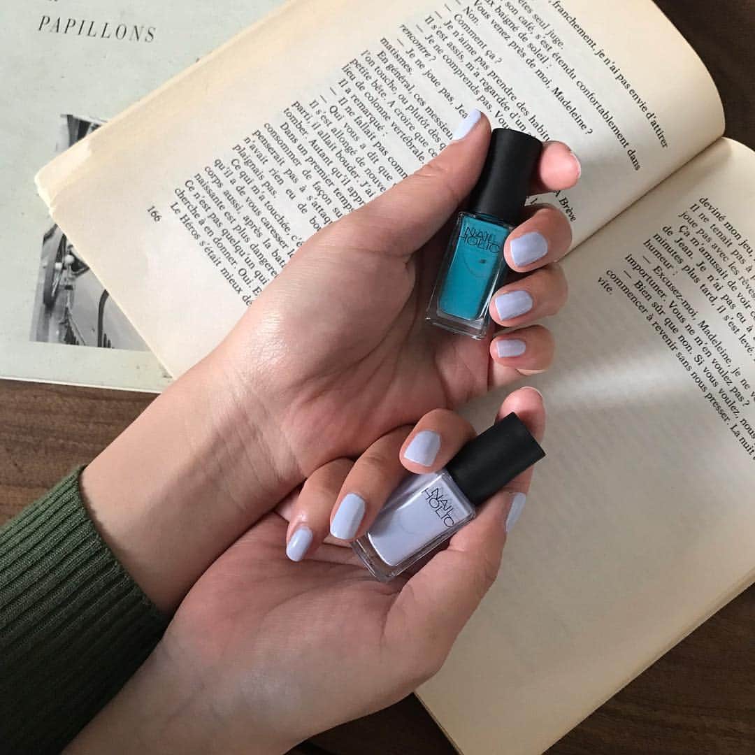 Yuuki mimuraさんのインスタグラム写真 - (Yuuki mimuraInstagram)「💅 . 最近ジェルネイルはおやすみしてて、 もっぱらセルフネイル✨ . ネイルホリックのポップなカラーを試してみたよ💘 カラバリが豊富でプチプラだし小さめサイズだから 普段使わないカラーも気軽に試せる✨ 今日はなんとなくブルーとパープルの気分だったので 手元は、PU115 、 BL912はフットネイルでつけたよ👣 すぐ乾くしお出かけ前に2度塗りしても大丈夫だった🙆‍♀️👌✨ . . @nailholic_kose . . #PR#kose#nailholic_kose#ネイルホリック#ネイル#セルフネイル#ネイルカラー#ポリッシュ#ネイルポリッシュ#単色ネイル#beauty#nail#nailcare#selfnail」4月2日 18時10分 - u0829u