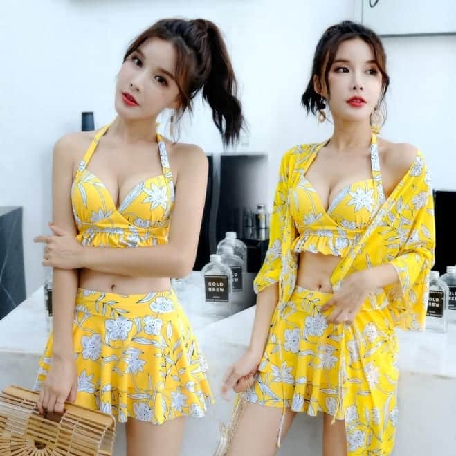 SweetHeart ショップさんのインスタグラム写真 - (SweetHeart ショップInstagram)「清楚系 体型カバー 3点セット水着 セパレート キニ タンキニ SHY280101  商品番号【SHY280101】 【送料込み3480円】  こちらのWEBでこのままご購入いただけますよ。  #ビキニ #水着 #海 #夏 #セット #トップス  #ネットショップ#カジュアル#カジュアルコーデ#シンプル#シンプルコーデ#トレンド#ママコーデ#プチプラ#フォロー#送料無料#コーデ#ファッション#韓国ファッション#セレクト#スタイル#しまむら#gu#ジーユー#UNIQLO#ユニクロ#ザラ#ロンハーマン」4月2日 18時11分 - sweetheartstore0711