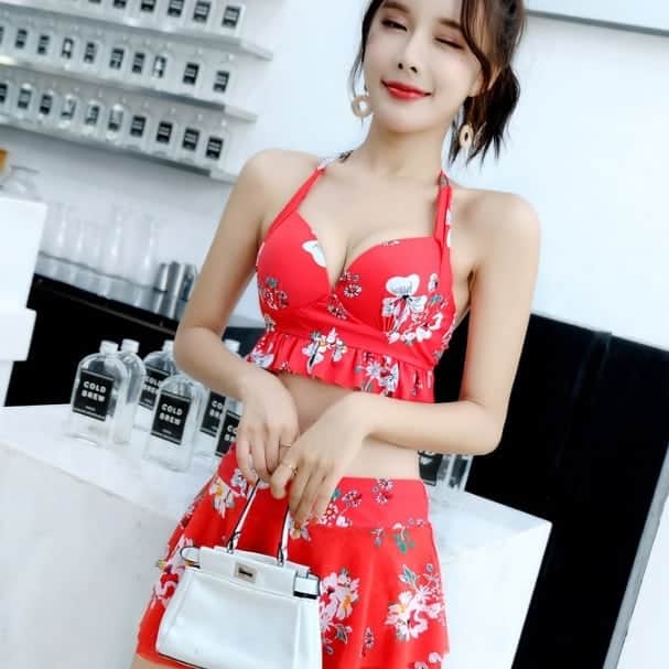 SweetHeart ショップさんのインスタグラム写真 - (SweetHeart ショップInstagram)「清楚系 体型カバー 3点セット水着 セパレート キニ タンキニ SHY280101  商品番号【SHY280101】 【送料込み3480円】  こちらのWEBでこのままご購入いただけますよ。  #ビキニ #水着 #海 #夏 #セット #トップス  #ネットショップ#カジュアル#カジュアルコーデ#シンプル#シンプルコーデ#トレンド#ママコーデ#プチプラ#フォロー#送料無料#コーデ#ファッション#韓国ファッション#セレクト#スタイル#しまむら#gu#ジーユー#UNIQLO#ユニクロ#ザラ#ロンハーマン」4月2日 18時11分 - sweetheartstore0711