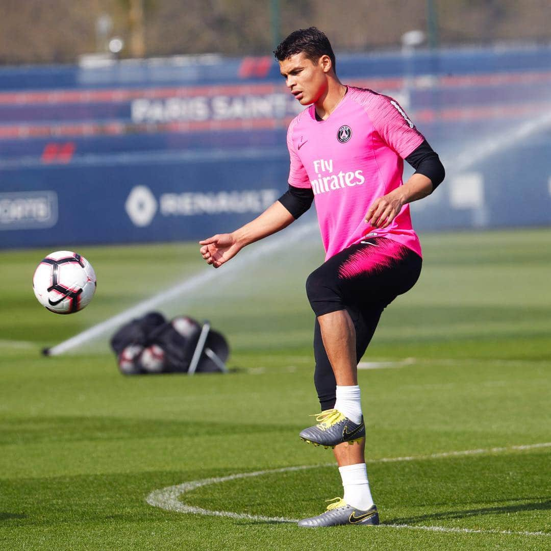 パリ・サンジェルマンFCさんのインスタグラム写真 - (パリ・サンジェルマンFCInstagram)「🔜🏆🏟 #CoupeDeFrance . 💪 Capitão @thiagosilva . #ICICESTPARIS #AllezParis #PSGFCN #Football #Paris #PSG #CDF #ParisSaintGermain」4月2日 18時41分 - psg