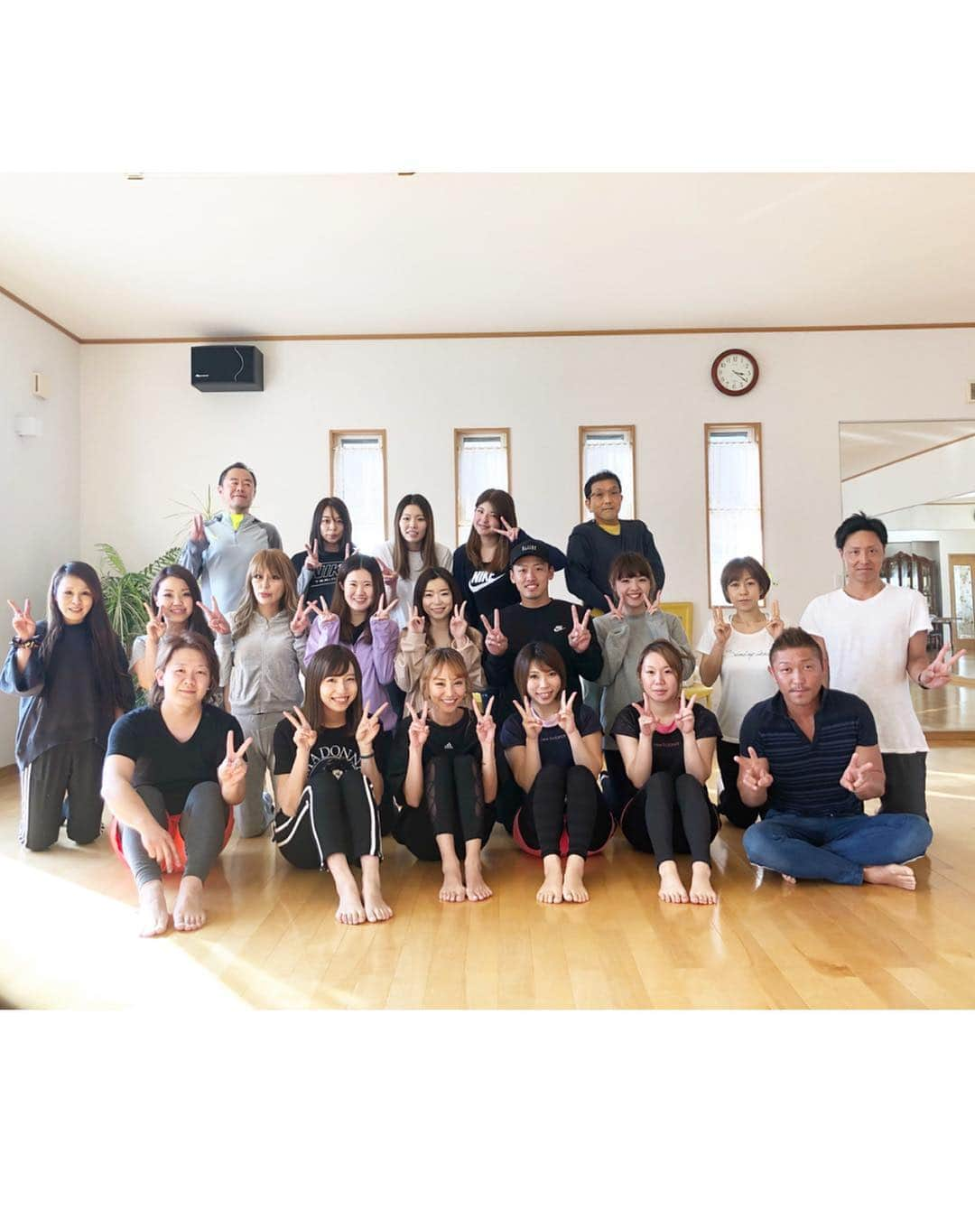 武田静加さんのインスタグラム写真 - (武田静加Instagram)「﻿ ﻿ ﻿ ★静加YOGA★﻿ 栃木県小山市間々田﻿ 毎回お世話になってる﻿ 地元のお気に入りの﻿ 綺麗な素敵なスタジオで﻿ 開催させて頂きました‼︎﻿ ﻿ ここ大好きなの♡!﻿ ﻿ ﻿ ﻿ 今日もたくさん動いた﻿ メニューにしちゃいました。﻿ 途中きつかったのか﻿ 笑い声、鈍い声？﻿ が伺えましたね（笑）﻿ 私そういう空気好きなんで﻿ いーんですよっ♡！ 笑﻿ ﻿ 楽しんでもらいたいから﻿ またそんな感じで﻿ 挑戦していただけたら﻿ 嬉しいでス(^^)﻿ ﻿ ﻿ ﻿ 4月1日のLINE BLOGに﻿ 写真満載でヨガの様子を﻿ 書いていますので﻿ チェックしてみて下さい！﻿ ﻿ ﻿ ﻿ ﻿ 来てくれた皆様本当に﻿ ありがとうございました!!﻿ 地元で開催できるって嬉しいです♡﻿ また出来ますように頑張ります(^^)﻿ ﻿ ﻿ #武田静加#モデル#ヨガインストラクター﻿ #hairmake#make#makeup#カラコン#ヘアメイク#メイクアップ#style#japan#日本#model#モデル#yogawear#yoga#ヨガ#ヨガウェア#sports#静加YOGA﻿ ﻿ ﻿ ﻿」4月2日 18時39分 - takedashizuka0517