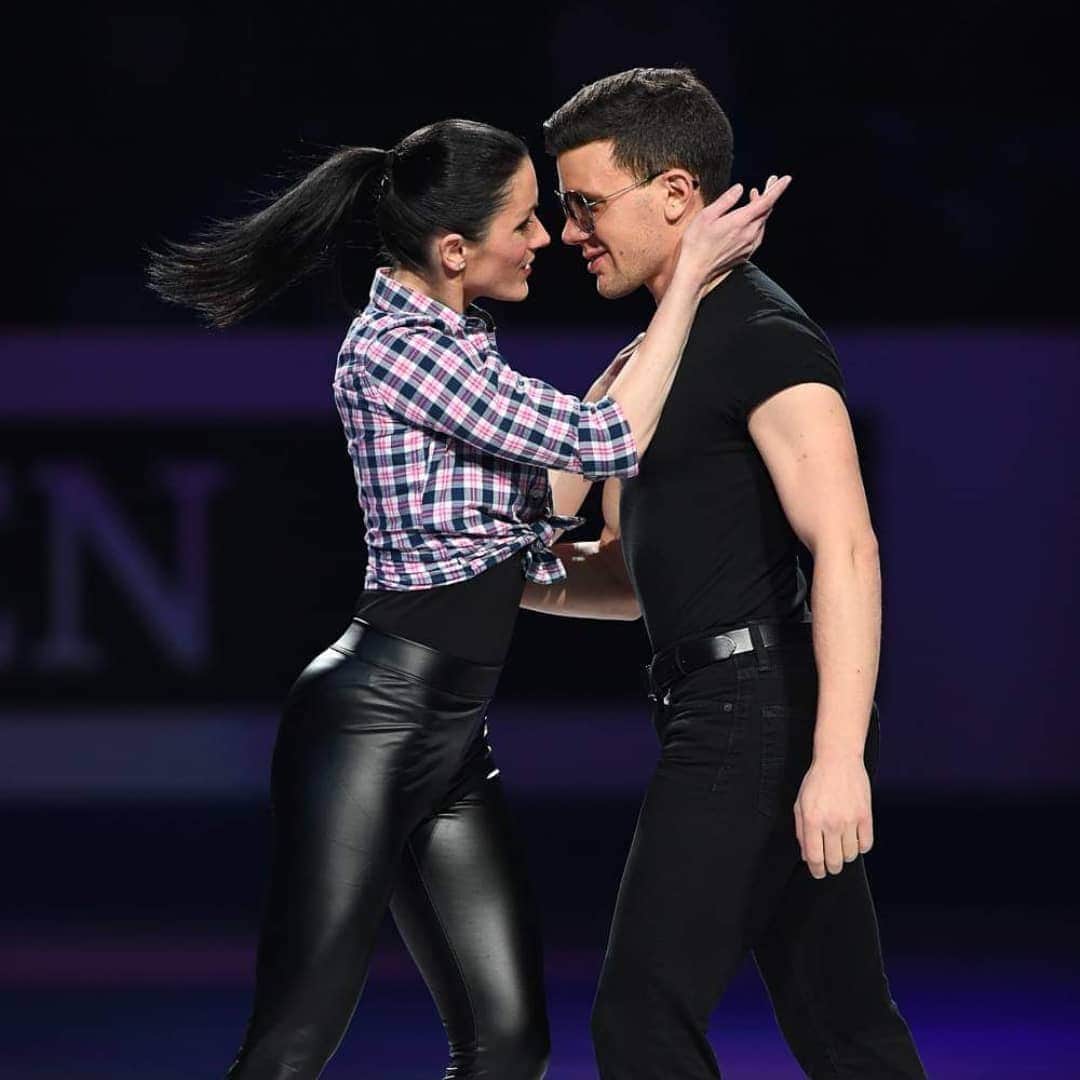 のインスタグラム：「Last week of practice before the WTT and ... vacation !!! 🤗🤗🤗 📸 @ranierocorbellettiphotographie thanks  #worldteamtrophy #WTT2019 #lastweek #teamitaly🇮🇹 #italiateam #icedance #guignardfabbri #isufigureskating #isu #fukuoka #japan #🇯🇵」