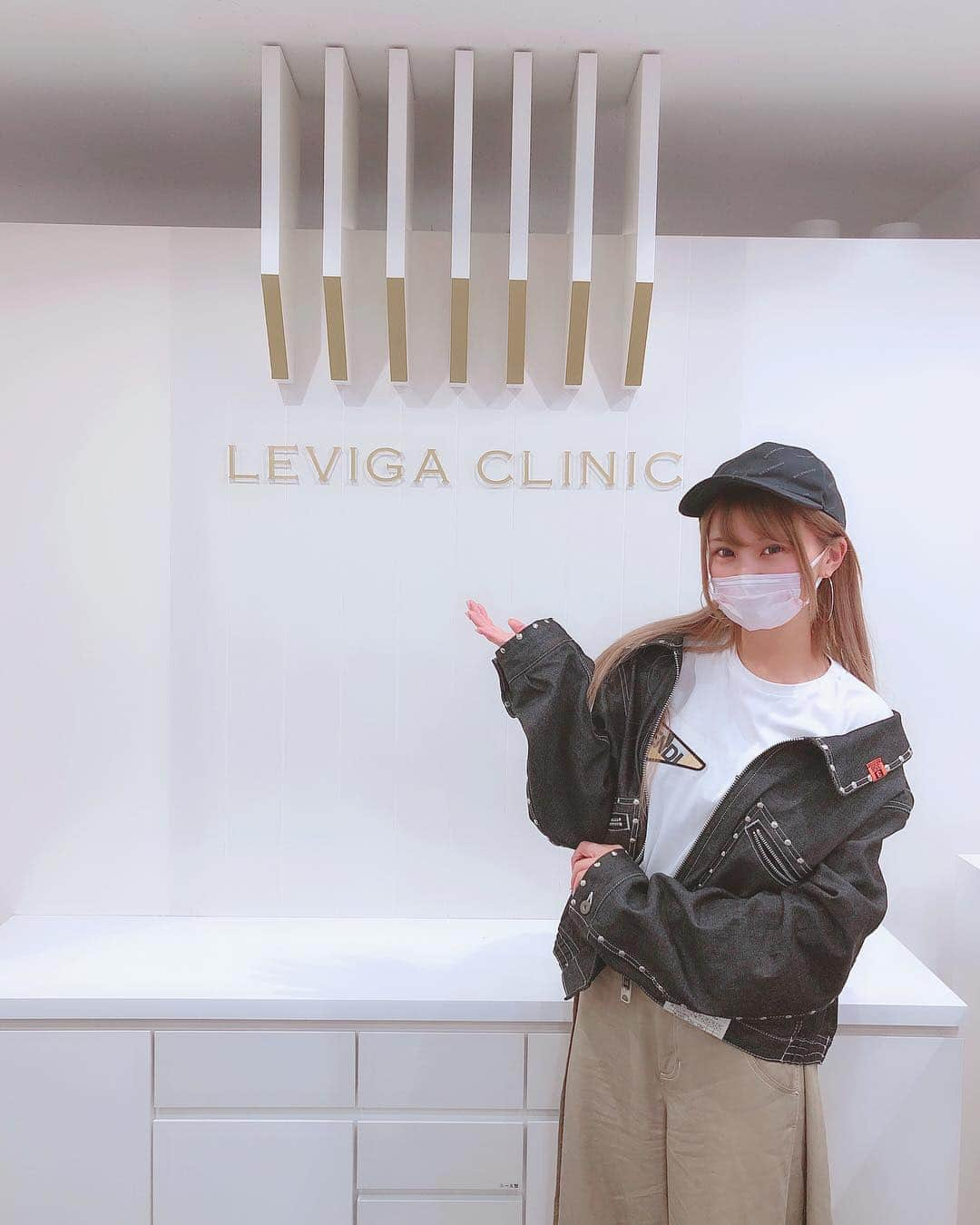 みもれもんさんのインスタグラム写真 - (みもれもんInstagram)「LEVlGACLINICさんでビタミンC美容点滴とフォトフェイシャルしてきたよぅ💉✨ ・ ・ 【みもれのインスタ見たで、医療脱毛、その他指定のメニューが格安で受けられるみたいだょぅ👀】 @shohei_1990_1005 まで💌 ・ ・ #LEVIGACLINIC #Leviga #レヴィーガ #美容 #美容点滴 #ケミカルピーリング #美白 #脱毛 #綺麗になりたいならLevigaへ #PR #美容好きな人と繋がりたい #みもれ #fendi #恵比寿 #スッピン」4月2日 18時58分 - mimore_mon0929