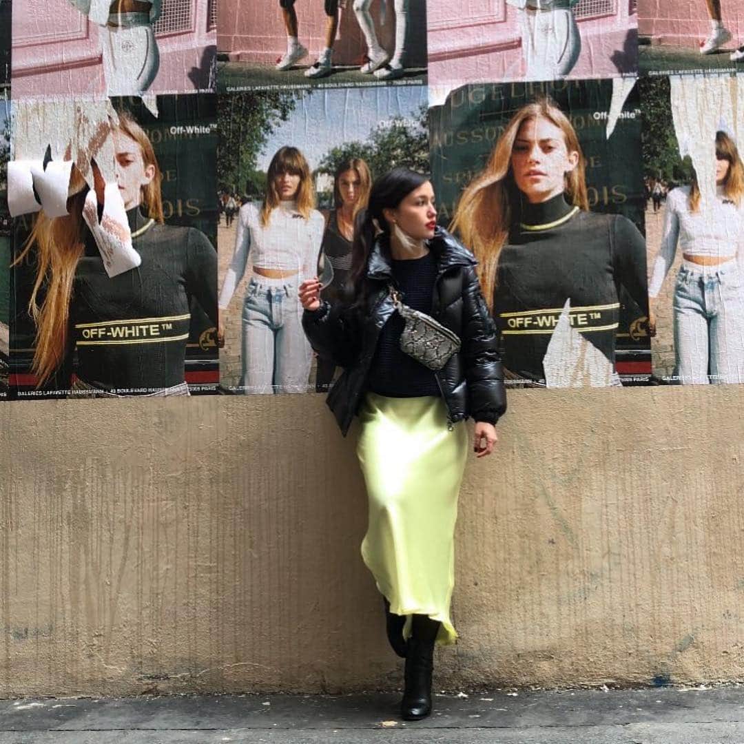 タトラスさんのインスタグラム写真 - (タトラスInstagram)「@mariahcidral in Paris wearing Tatras nylon jacket “Caldes” matched with neon skirt and snake print bag. How lovely! #TatrasPeople #TatrasOfficial  ________ #fashion #fashionweek #downjacket #puffer #ootd #lotd #sotd #potd #fashionigers #instafashion #influencer #babe #look #paris #france #tatrastakesparis」4月2日 18時55分 - tatras_official