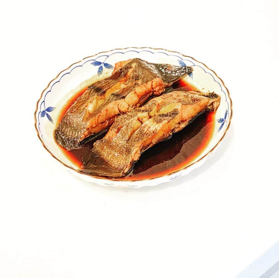 内田朝陽さんのインスタグラム写真 - (内田朝陽Instagram)「鰈の煮付けを作ってみました  煮魚が食べたかったので  #朝陽メシ #煮魚 #鰈 #煮付け」4月2日 18時55分 - asahi_uchida
