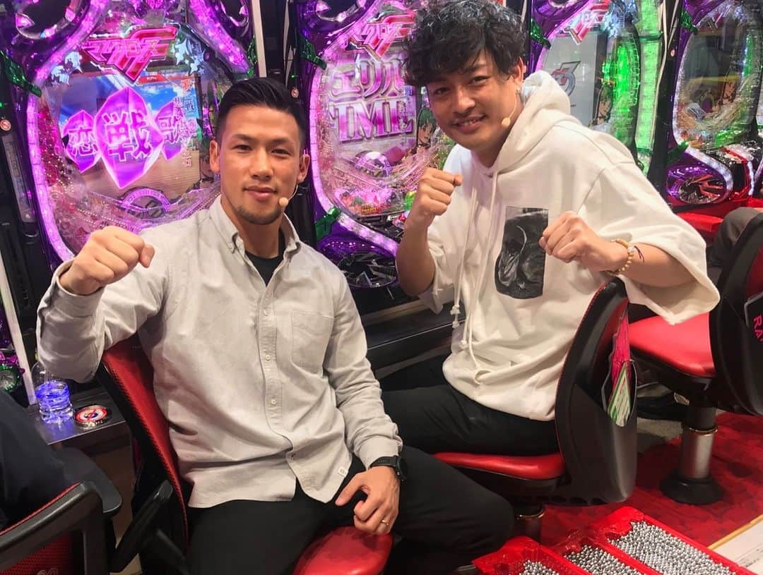 卜部弘嵩さんのインスタグラム写真 - (卜部弘嵩Instagram)「今日はテレビ東京「激！今夜もドル箱」のロケでした！ オンエアは4月16日(火)は25:00- #今夜もドル箱 #パチンコ #番組」4月2日 18時58分 - hirotakaurabe